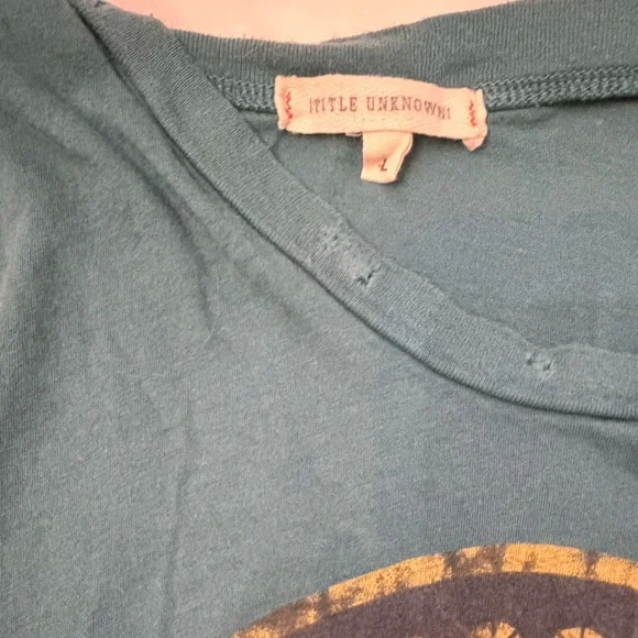 Urban Outfitters Blue Muscle Tee with Artistic Pattern - Picture 3 of 3